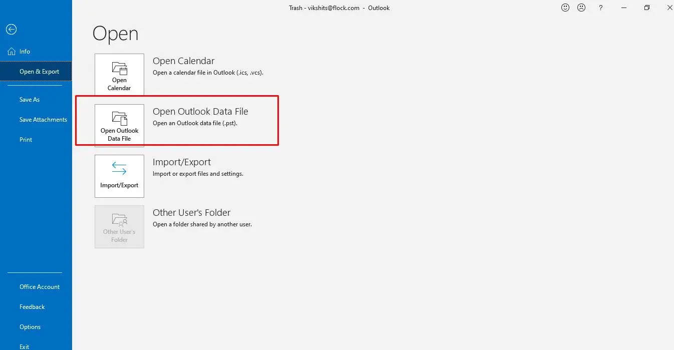 Otwórz plik PST w programie Outlook.